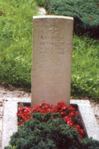 Das Grab von Wilhelm int Veen auf dem Gandersumer Friedhof